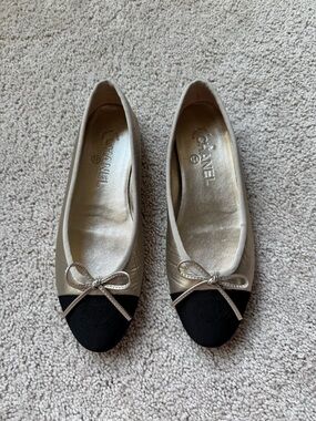 CHANEL 26C Laminated Lambskin Ballet Flats, Ballerinas, Size 37 / 36